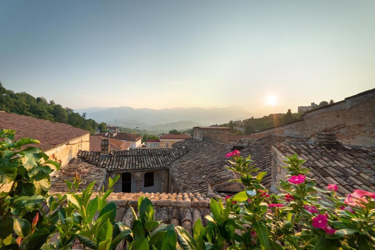 Nel Vicolo Luxury B&B Penne Esterno foto